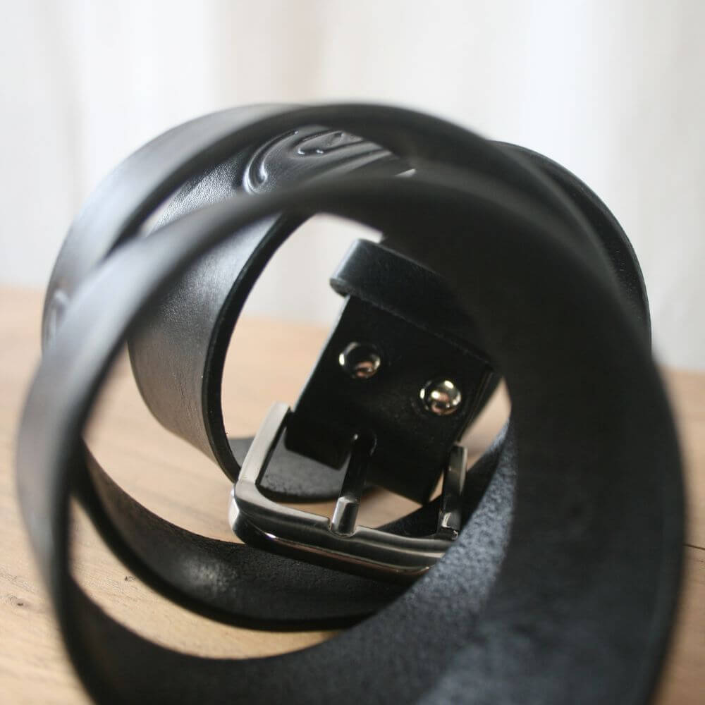 ceinture personnalisée cuir noire- motifs casque intégral moto